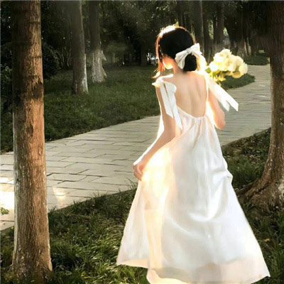 白裙氛围感背影女生头像大全，超唯美的氛围女生头像合集